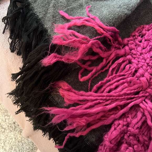 Scarf Bundle - Picture 5 of 6